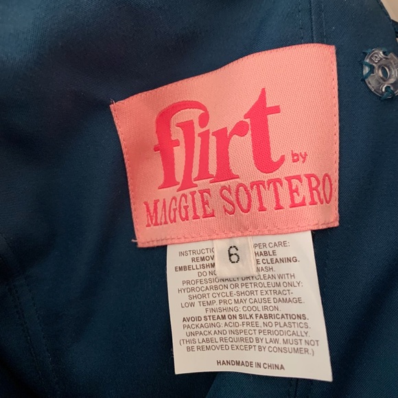 Prom dress - Picture 4 of 7